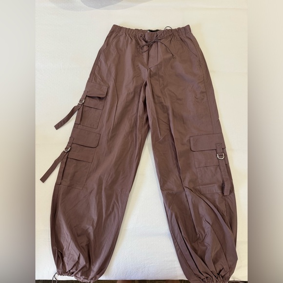 Parachute Pants! With Cargo Pockets and Elastic Waist - Picture 1 of 4